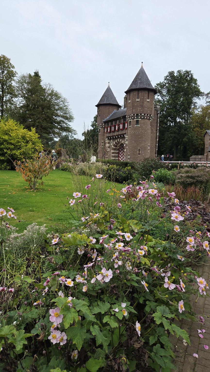 Jardines floridos junto al Castillo de Haar